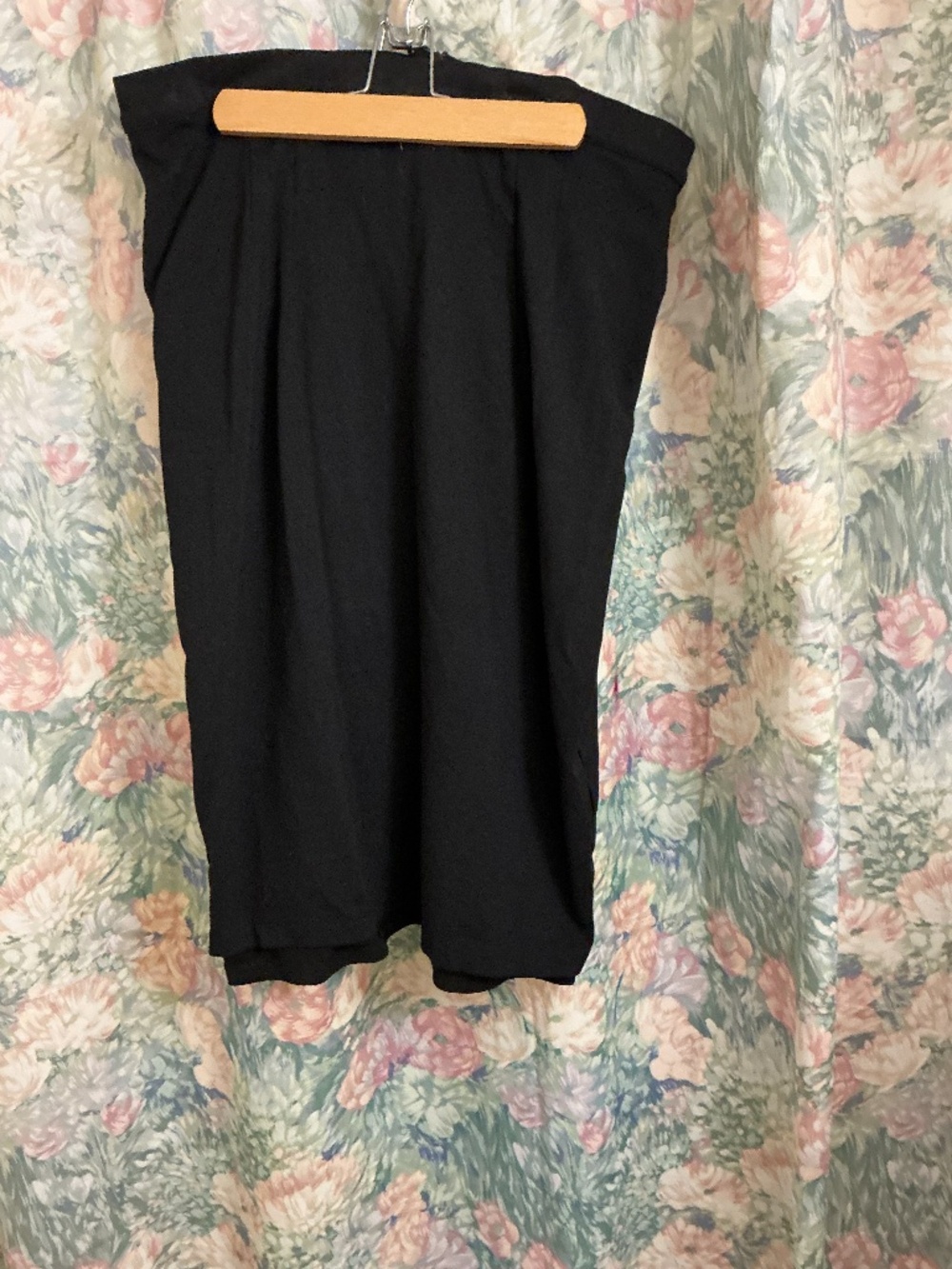La Femme en Noir Pencil Skirt